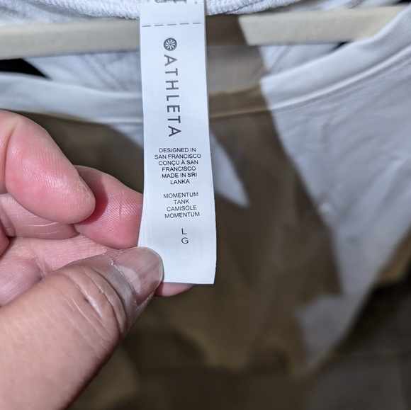 ATHLETA:MOMENTUM TANK - Picture 4 of 5